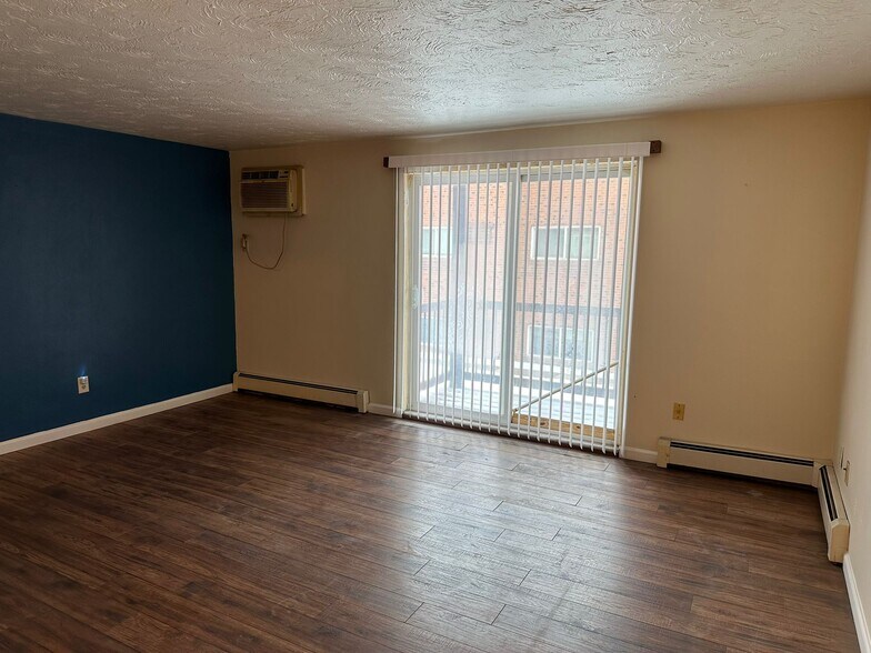 More Photos Of 235 E Erie Ave, Lorain Apartments For Sale