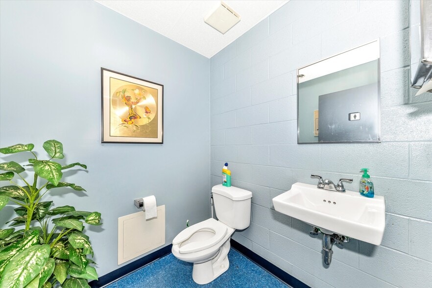 More Photos Of 4603 Wedgewood Blvd, Frederick Service For Sale