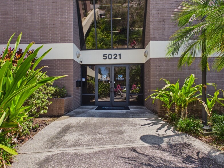 More Photos Of 5021 W Laurel St, Tampa Loft Creative Space For Sale