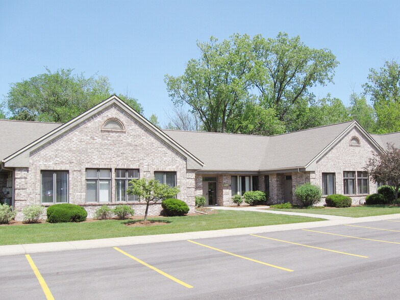 More Photos Of 2390 Woodlake Dr, Okemos Office For Lease