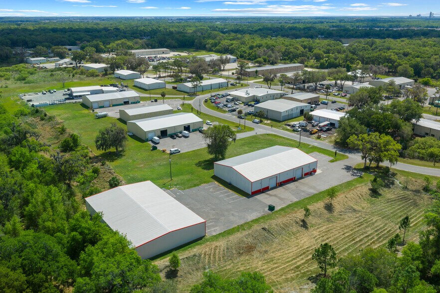 More Photos Of 3073 NE 37th Pl, Wildwood Warehouse For Lease