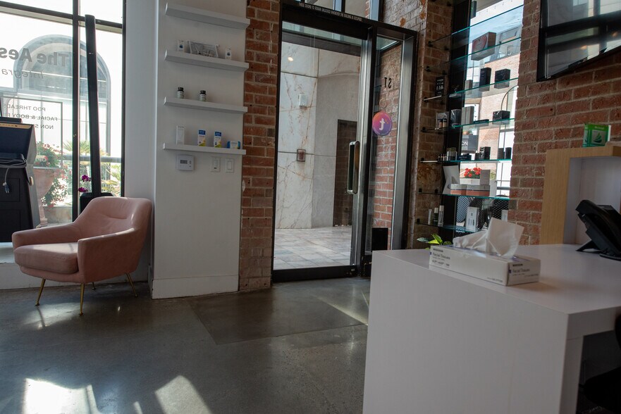 More Photos Of 413-445 N Rodeo Dr, Beverly Hills Coworking Space