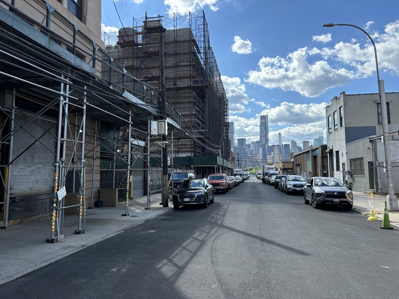 More Photos Of 44-02 11th St, Long Island City Warehouse For Lease