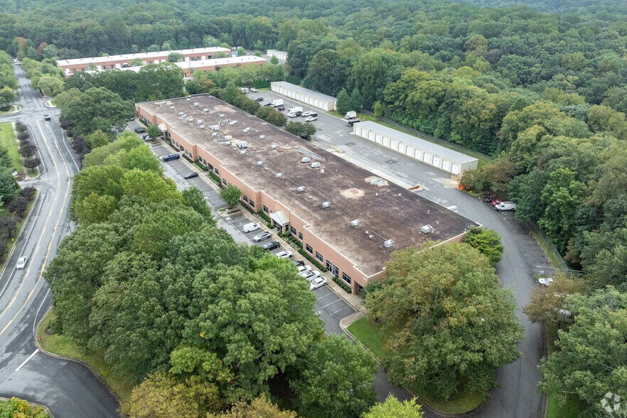 More Photos Of 2151 Priest Bridge Dr, Crofton Light Distribution For Lease