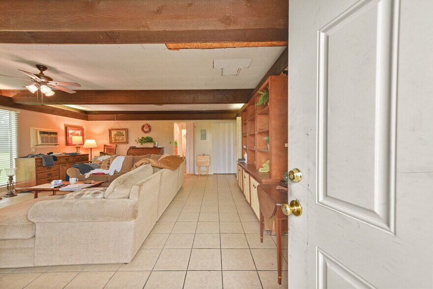 More Photos Of 1804 36th St N, Texas City Multifamily For Sale