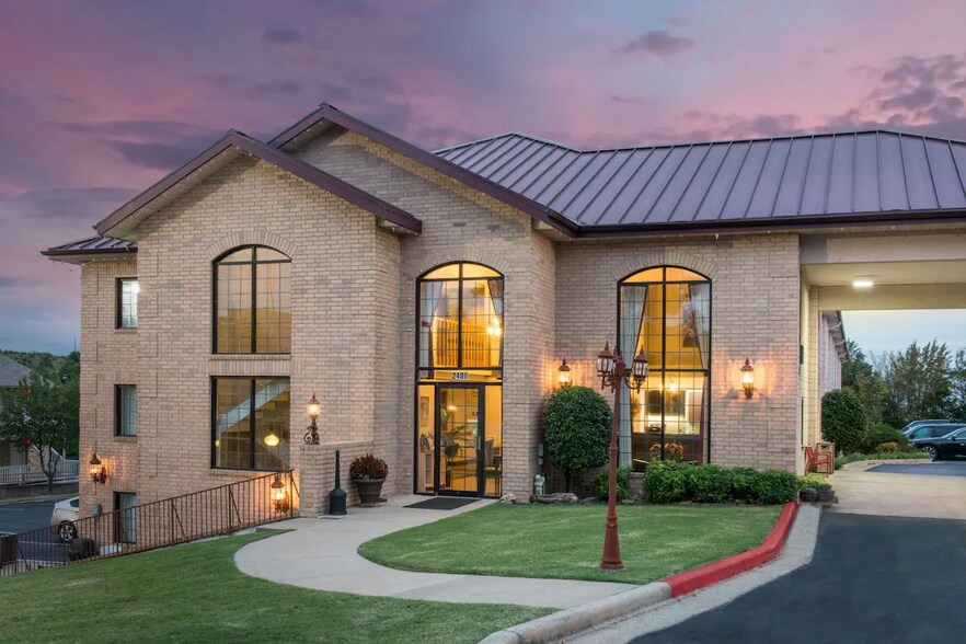 More Photos Of 2490 Green Mountain Dr, Branson Hotel For Sale