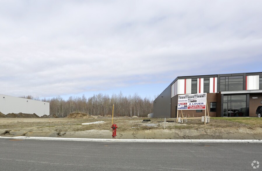 More Photos Of 1041 Rue Des Forges, Terrebonne Warehouse For Lease