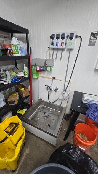 More Photos Of 4021 Acton Hwy, Granbury General Retail For Lease