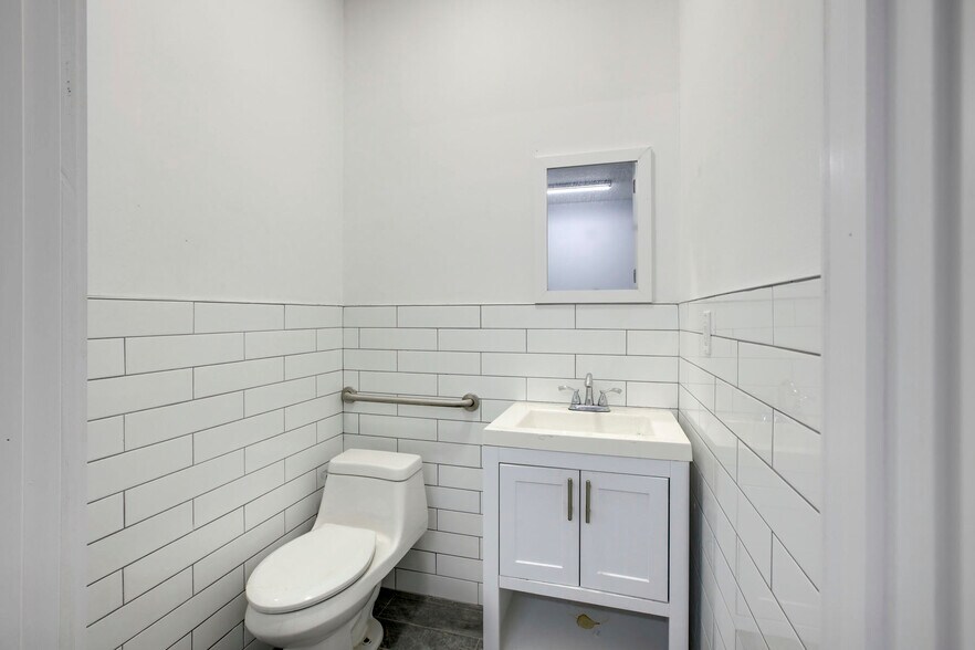 More Photos Of 737 Park Pl, Brooklyn Storefront For Lease