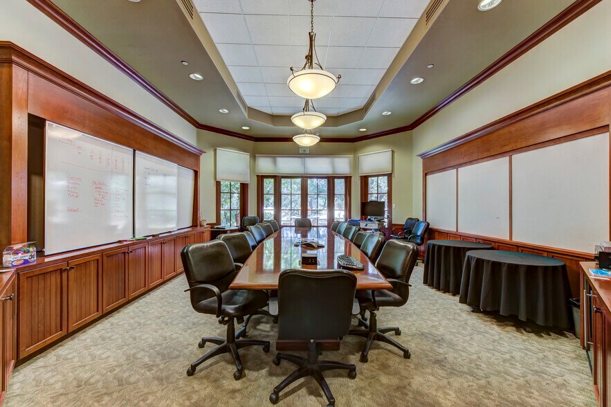 More Photos Of 140 Diamond Creek Pl, Roseville Office Residential For Lease