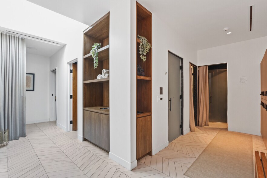 More Photos Of 11826-11828 San Vicente Blvd, Los Angeles Storefront Retail Office For Sale