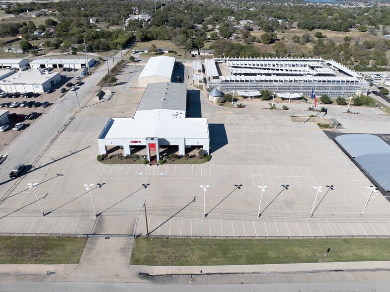 More Photos Of 3015 Fort Worth Hwy, Hudson Oaks Auto Dealership For Lease