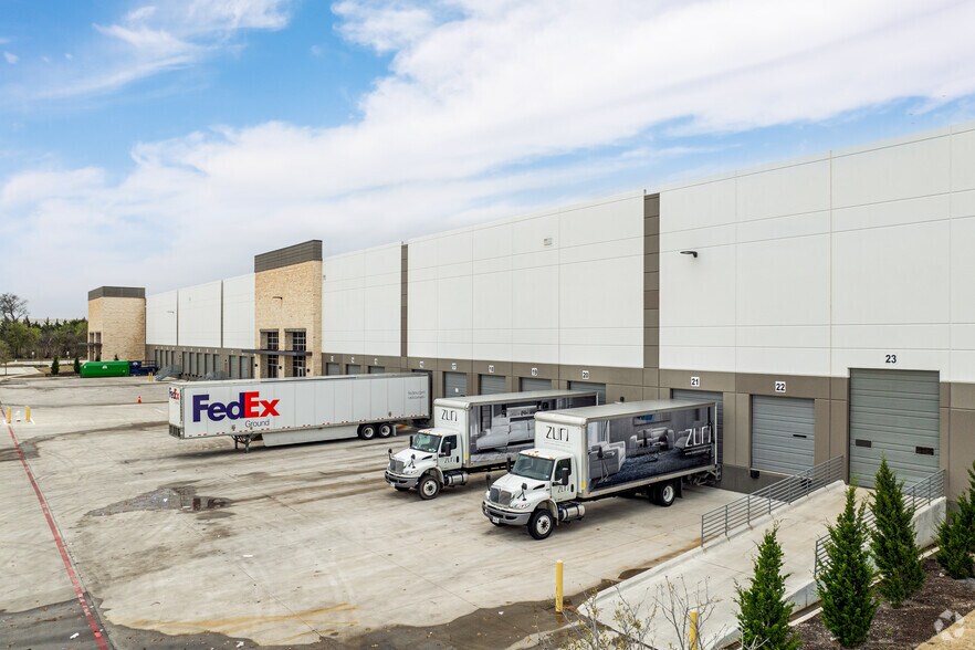 More Photos Of 601 Tittle Rd, Lewisville Warehouse For Lease