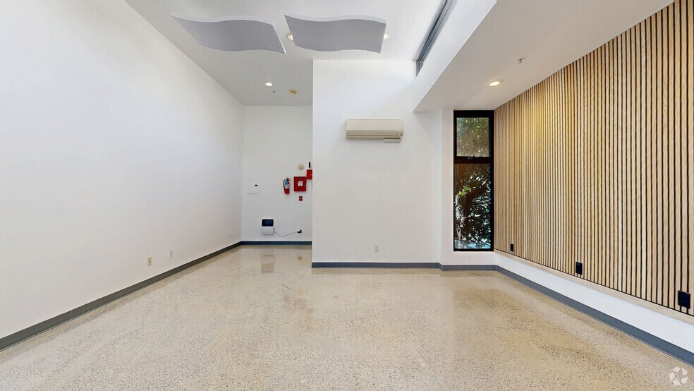 Primary Photo Of 627 Aviation Way, Manhattan Beach Loft Creative Space For Sale