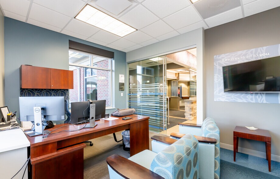 More Photos Of 13011 Factory Ln, Louisville Bank For Sale