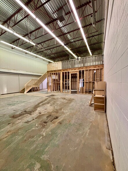 More Photos Of 11402-11408 100 St, Grande Prairie Storefront Retail Office For Lease