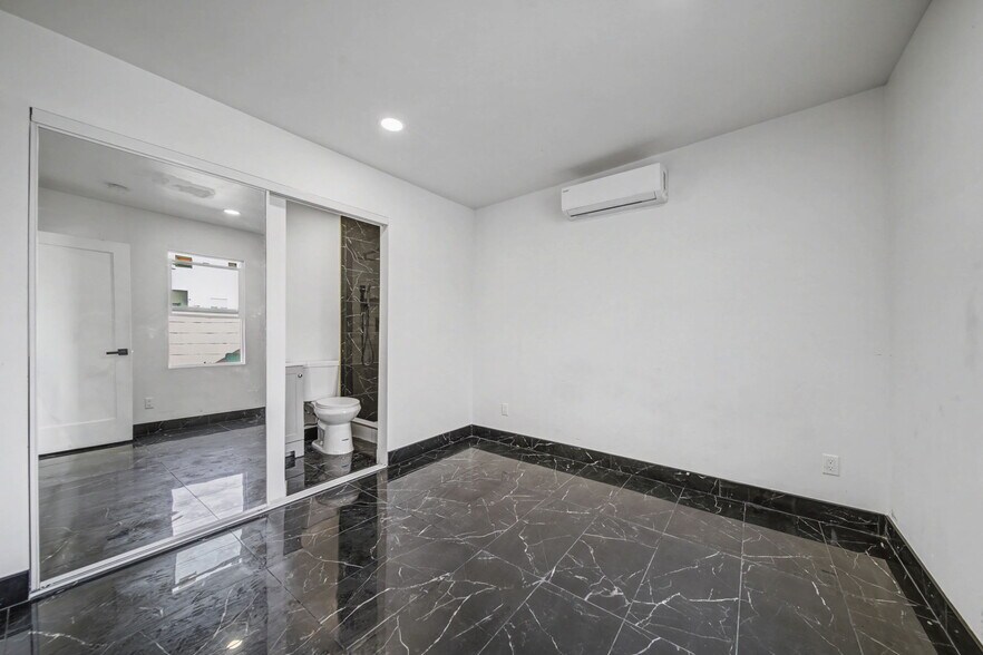 More Photos Of 4028 S 15th St, Phoenix Multifamily For Sale