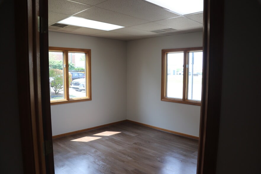 More Photos Of 3471 E Grand River Ave, Howell Office For Lease