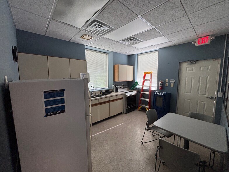 More Photos Of 201 Rosser Ave, Waynesboro Medical For Lease