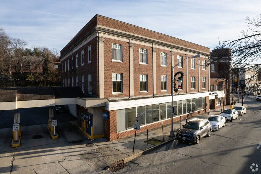 More Photos Of 1 Engle St, Englewood Coworking Space