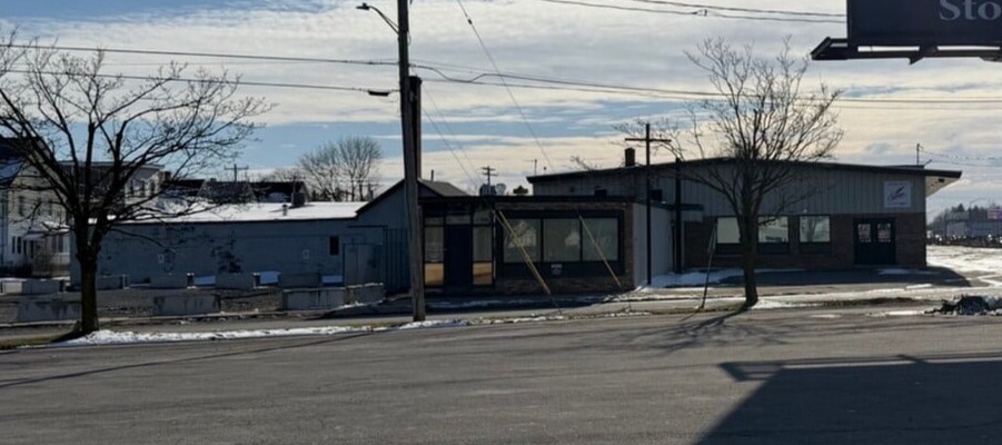 More Photos Of 909 Oswego St, Utica Flex For Sale