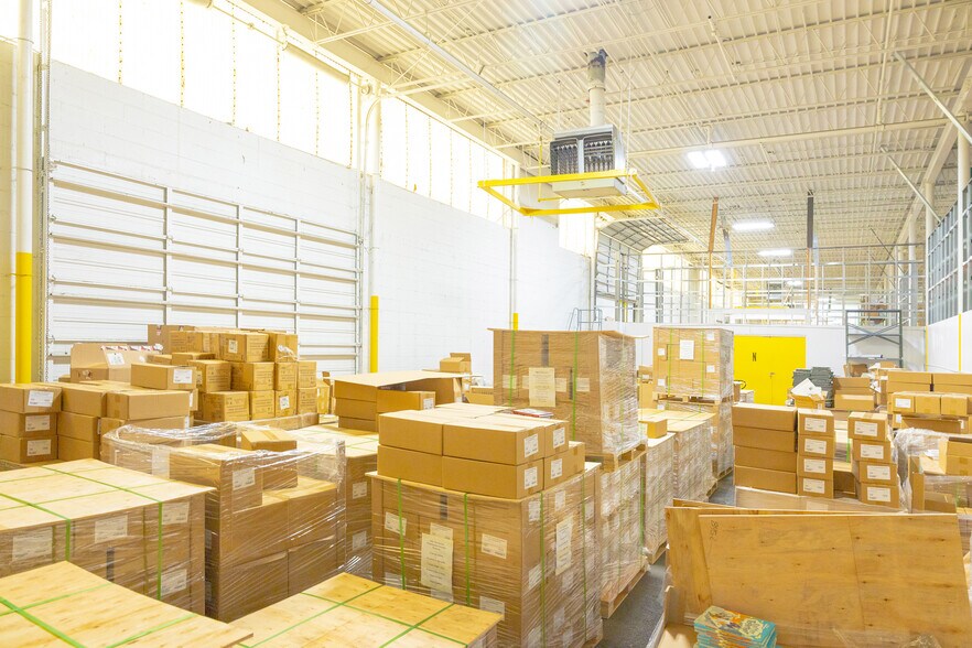 More Photos Of 202-206 Pegasus Ave, Northvale Warehouse For Lease