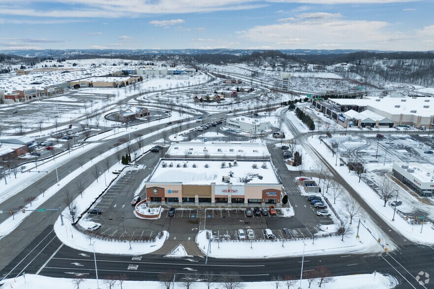 More Photos Of 2025-2031 Pittsburgh Mills Blvd, Tarentum Freestanding For Lease