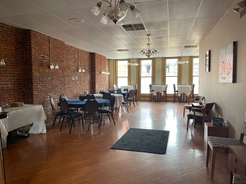 More Photos Of 1924 E Carson St, Pittsburgh Restaurant For Sale