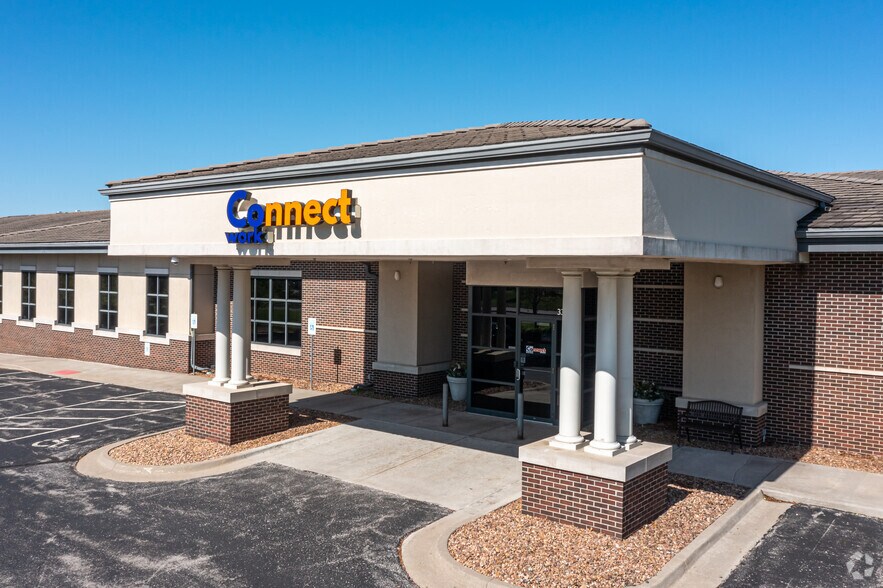 More Photos Of 3340-3350 NE Ralph Powell Rd, Lee's Summit Office For Lease