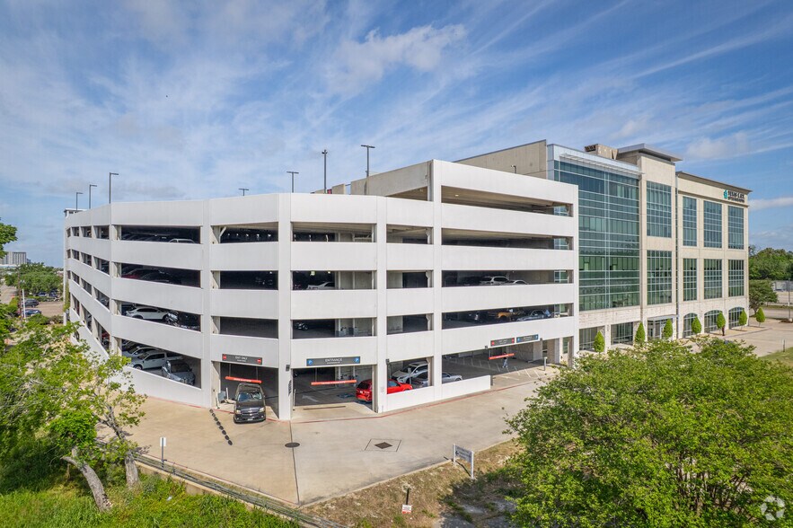 More Photos Of 8731 Katy Fwy, Houston Medical For Lease