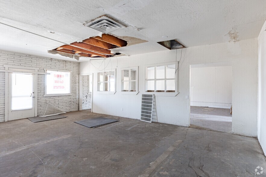 More Photos Of 300-350 W Apache Trl, Apache Junction Unknown For Lease