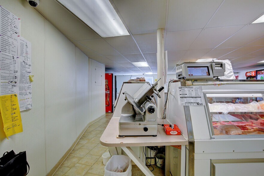 More Photos Of 510 S Pearl St, Coal Township General Retail For Sale