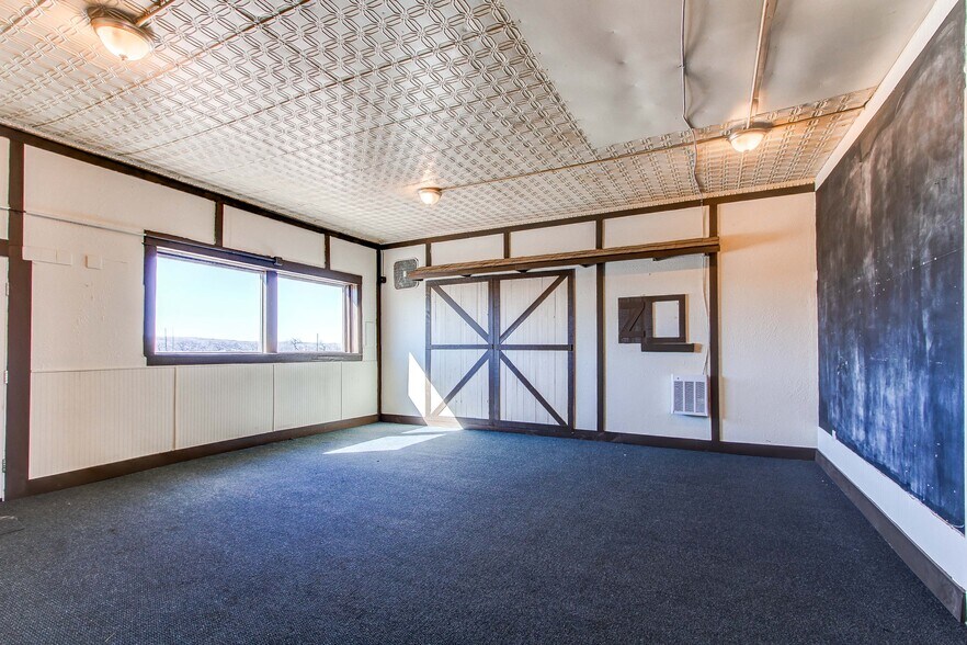 More Photos Of 618 1st Ave, Deer Trail Restaurant For Sale