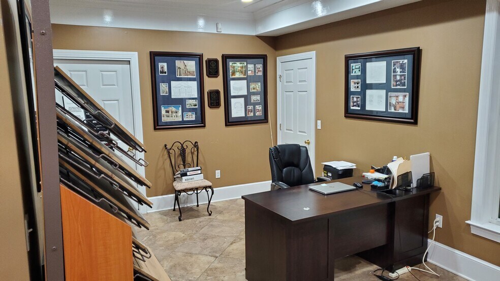 More Photos Of 1101 Coventry Blvd, Yorktown Office Residential For Sale