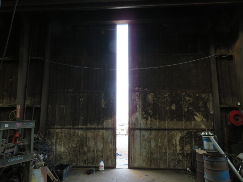 More Photos Of 1902 N Treadaway Blvd, Abilene Showroom For Sale