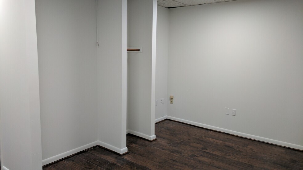 More Photos Of 742-750 Main St, Winchester Office For Lease