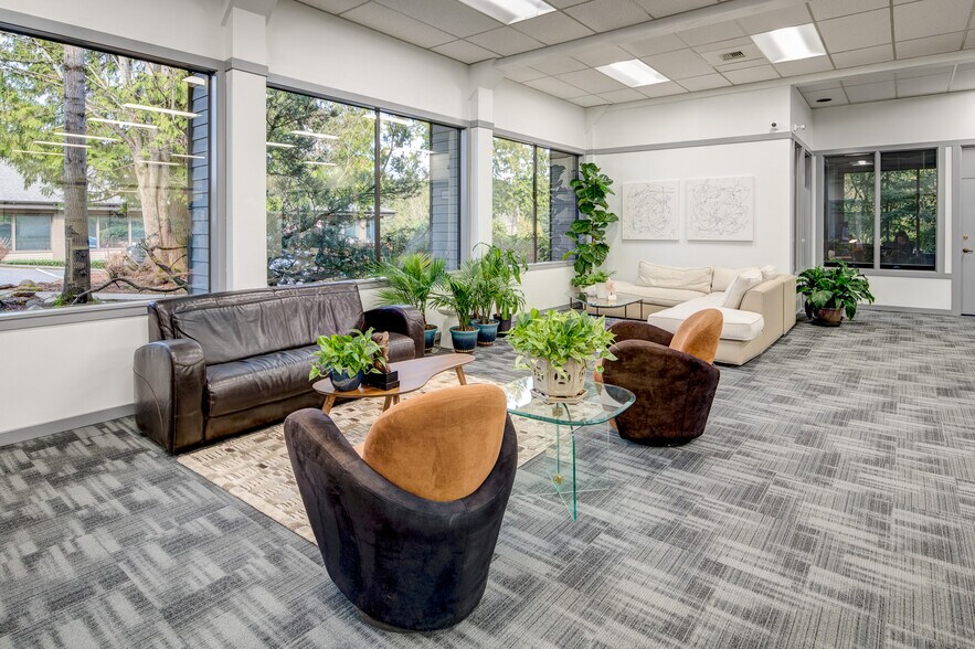 More Photos Of 2265 116th Ave NE, Bellevue Office For Lease