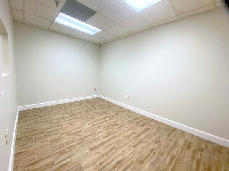 More Photos Of 668-670 N Orlando Ave, Maitland Office For Sale