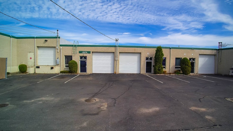 More Photos Of 14-38 East Mall, Plainview Warehouse For Lease