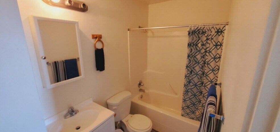 More Photos Of 2046 125th Ave, Watford City Apartments For Sale