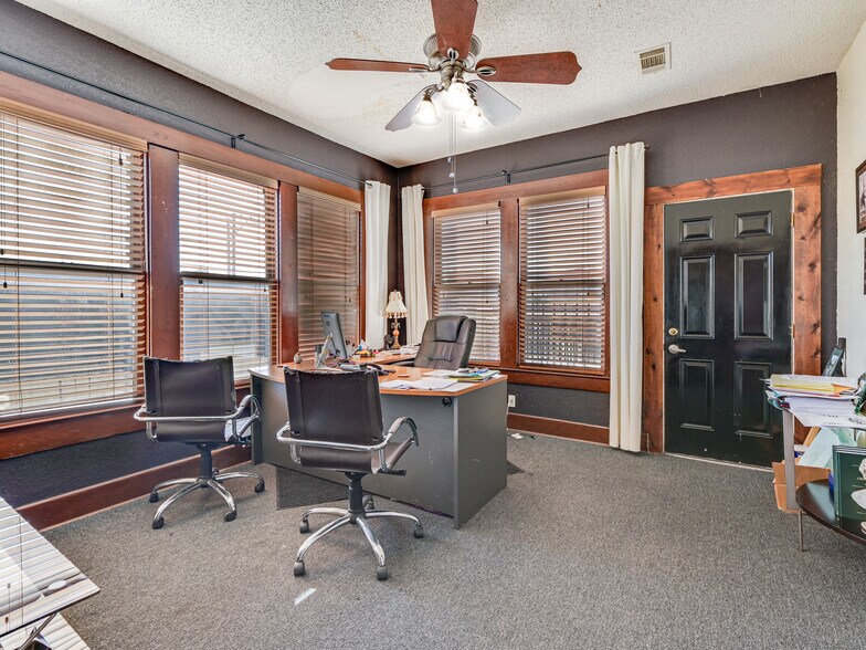 More Photos Of 1007 E 7th St, Austin Storefront Retail Office For Lease