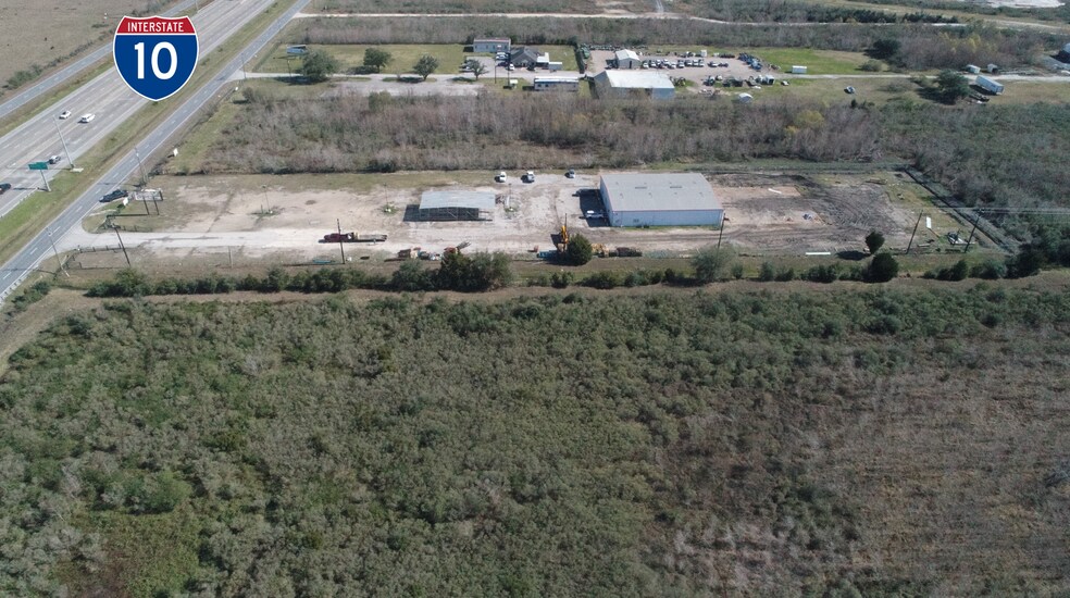 More Photos Of 6700 East Fwy, Baytown Warehouse For Lease