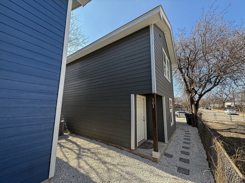 More Photos Of 1522 South Elmendorf St, San Antonio Apartments For Sale