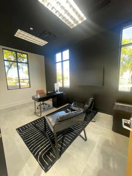 More Photos Of 1635 N Greenfield Rd, Mesa Office For Sale