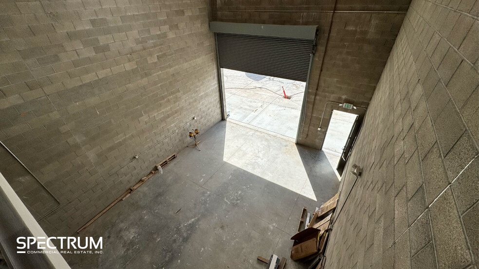 More Photos Of 10505 Glenoaks Blvd, Pacoima Industrial For Lease