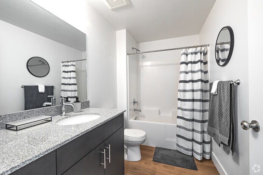 More Photos Of 1241 N Lexington Greens Dr, Tooele Apartments For Sale
