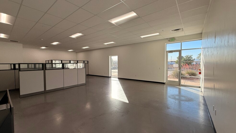 More Photos Of 4616 S Beehive Dr, St George Distribution For Lease