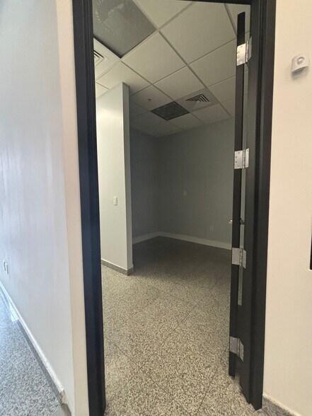 More Photos Of 1805 Ponce de Leon Blvd, Coral Gables Medical For Sale