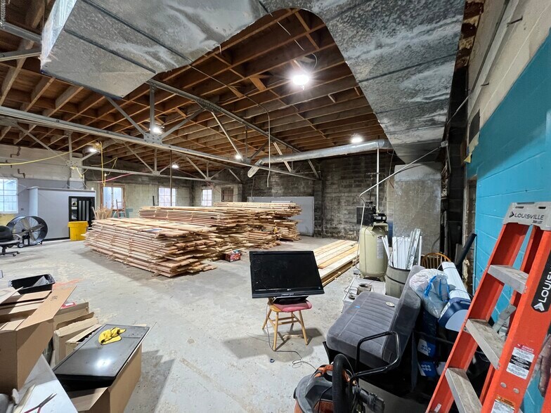 More Photos Of 1922 US-11, Tully Showroom For Sale