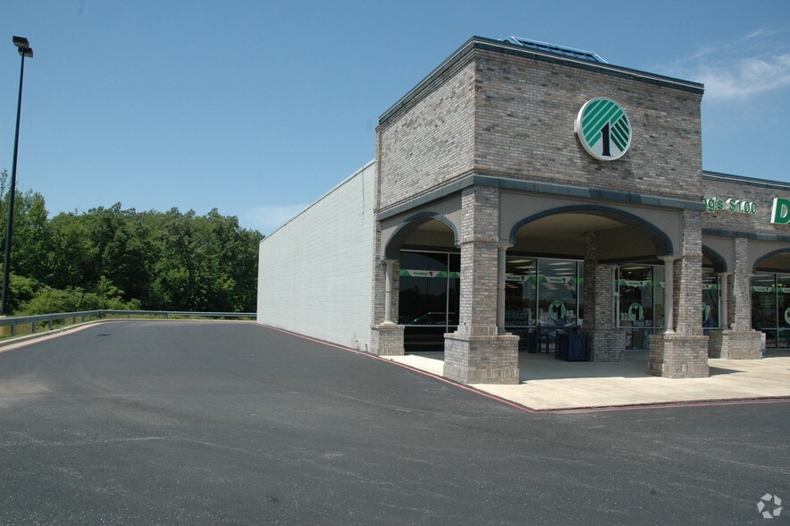 More Photos Of 1907-1911 W Parker Rd, Jonesboro General Retail For Lease